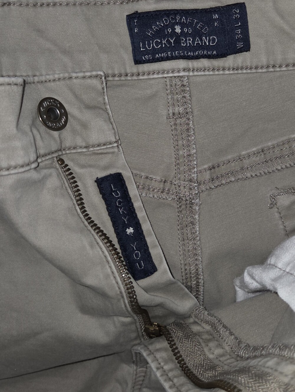 Lucky Brand Men’s Relaxed Fit Jeans in Light Khaki